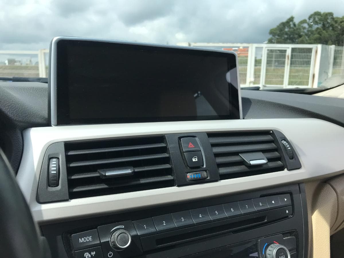 BMW 318 2.0D Touring · Ano 2014 — imagen 25