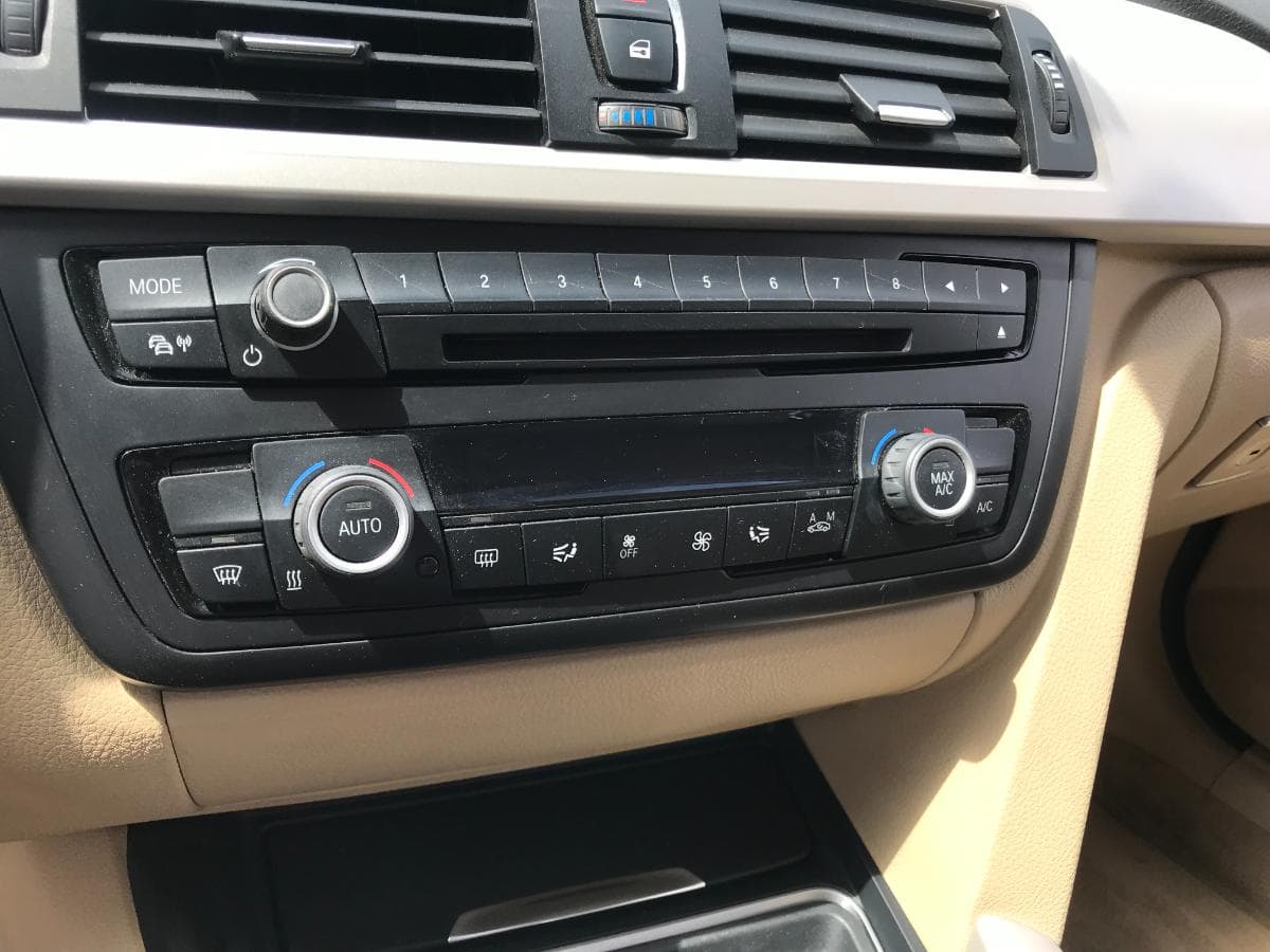 BMW 318 2.0D Touring · Ano 2014 — imagen 26