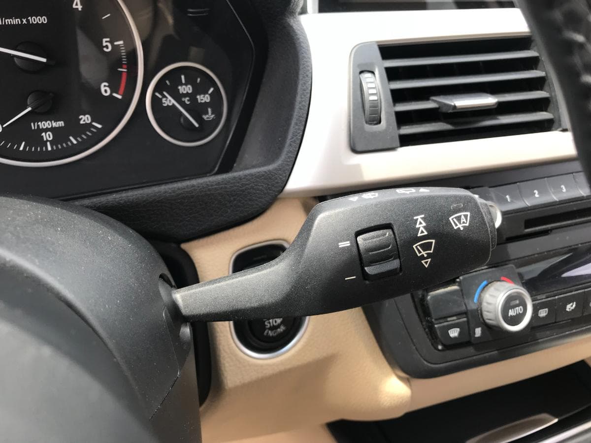 BMW 318 2.0D Touring · Ano 2014 — imagen 27