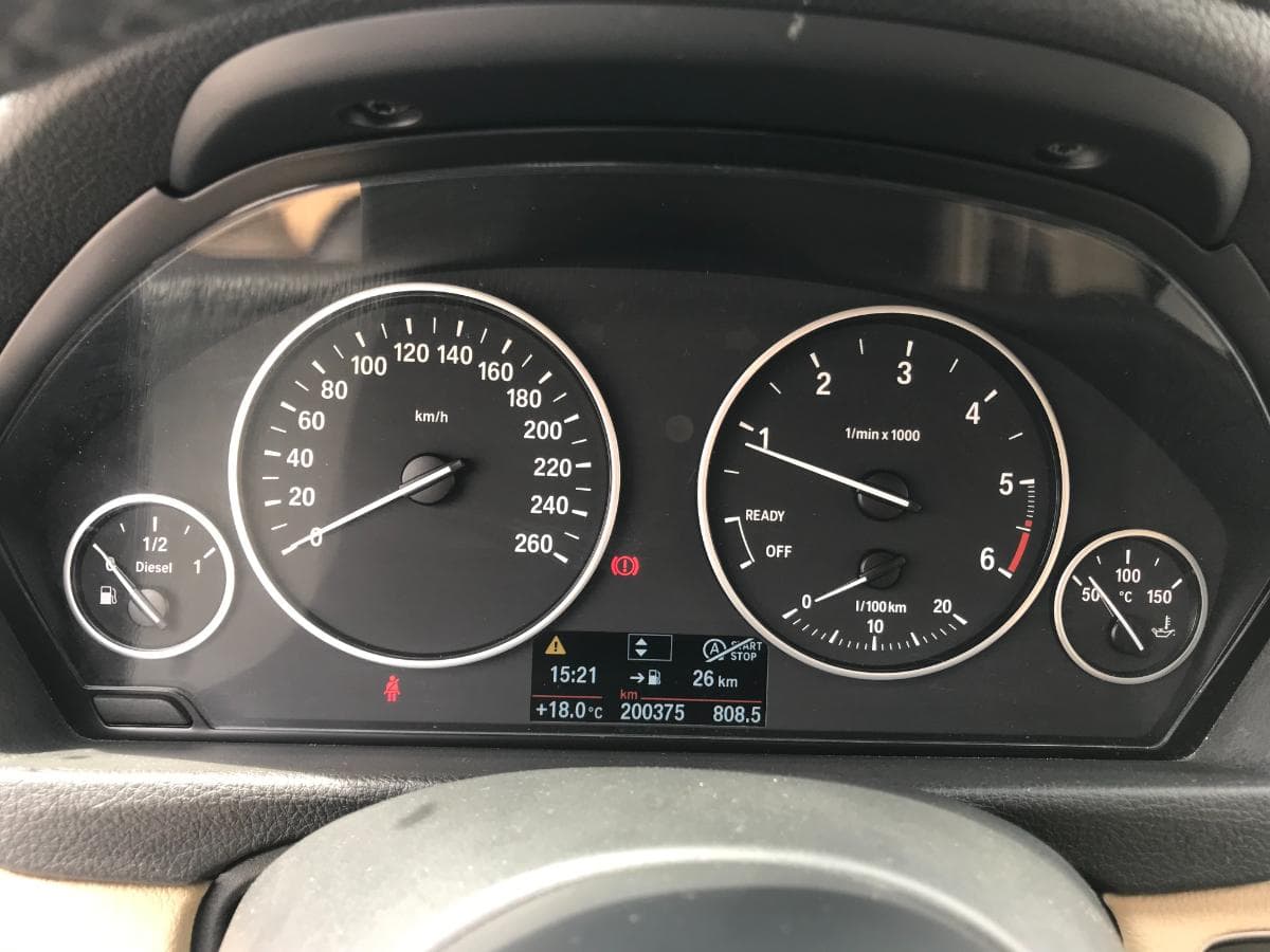 BMW 318 2.0D Touring · Ano 2014 — imagen 30