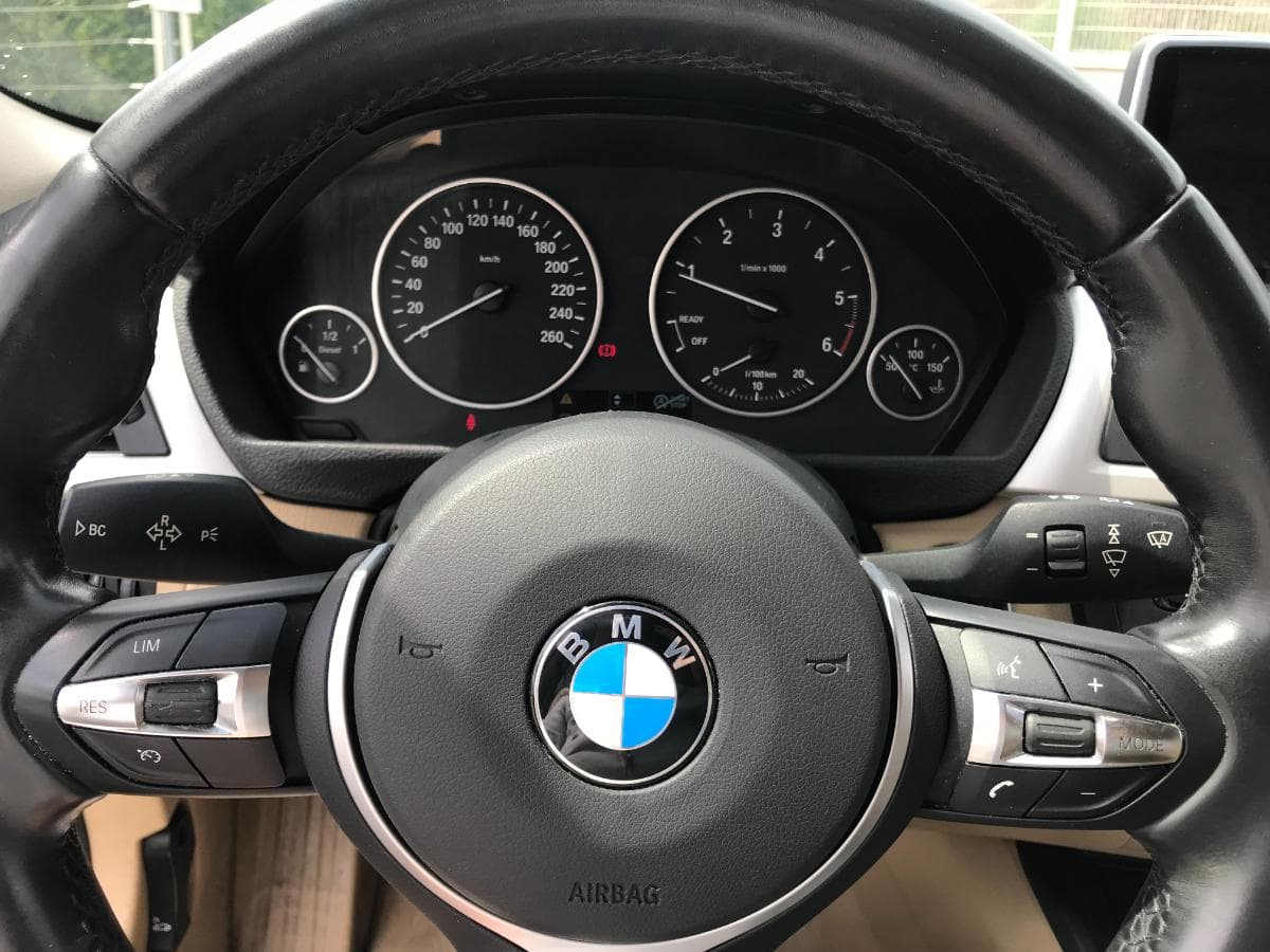 BMW 318 2.0D Touring · Ano 2014 — imagen 33