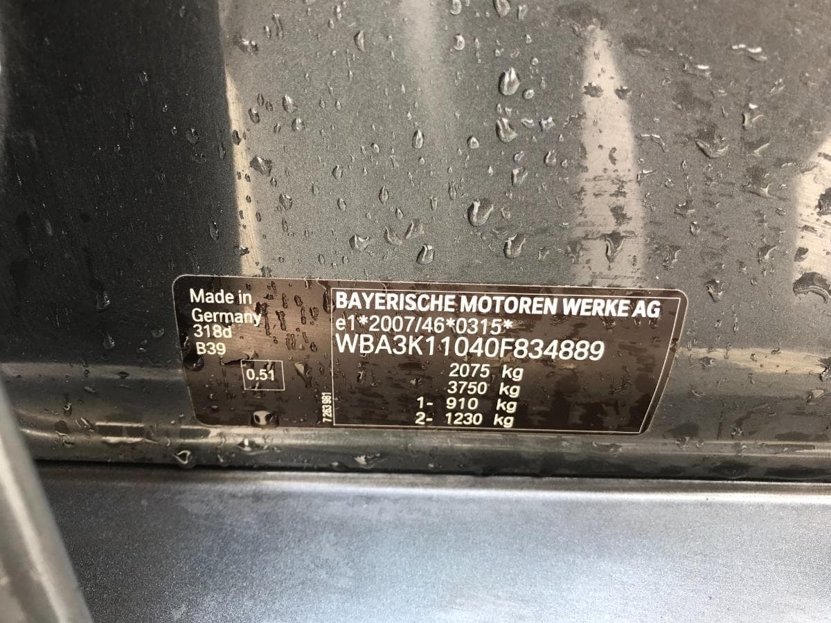 BMW 318 2.0D Touring · Ano 2014 — imagen 35