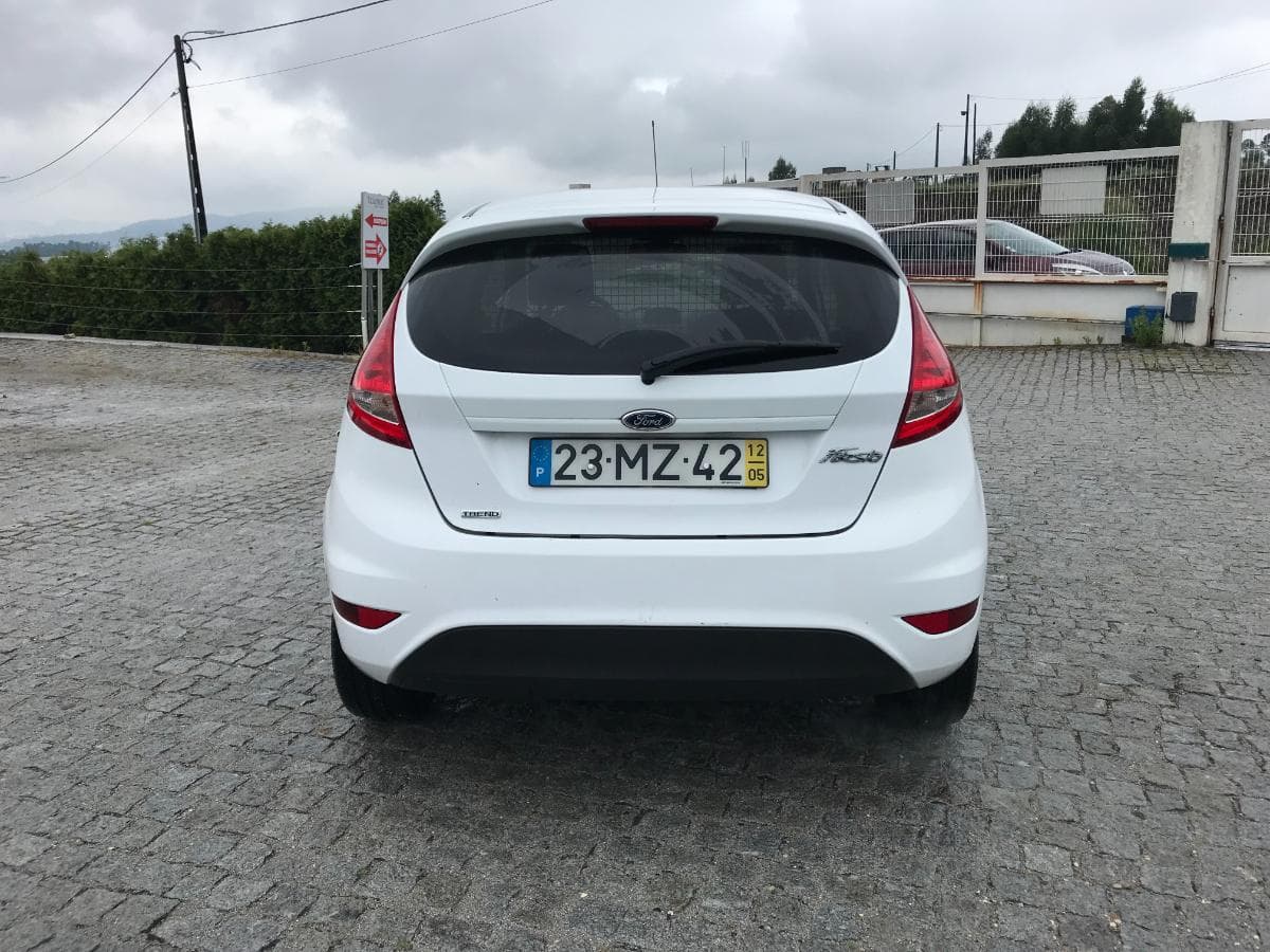 Ford Fiesta 1.4TDCI · Ano 2012 — image 5