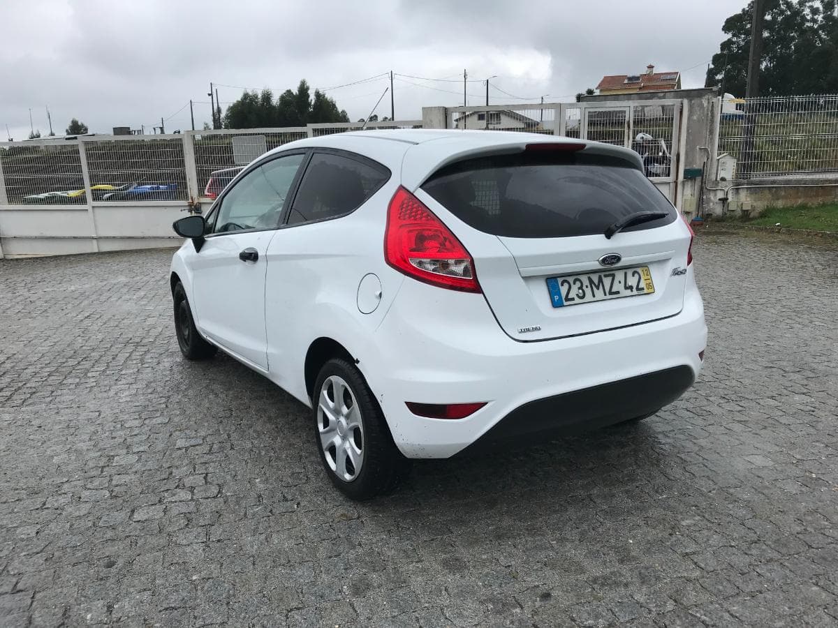 Ford Fiesta 1.4TDCI · Ano 2012 — image 6
