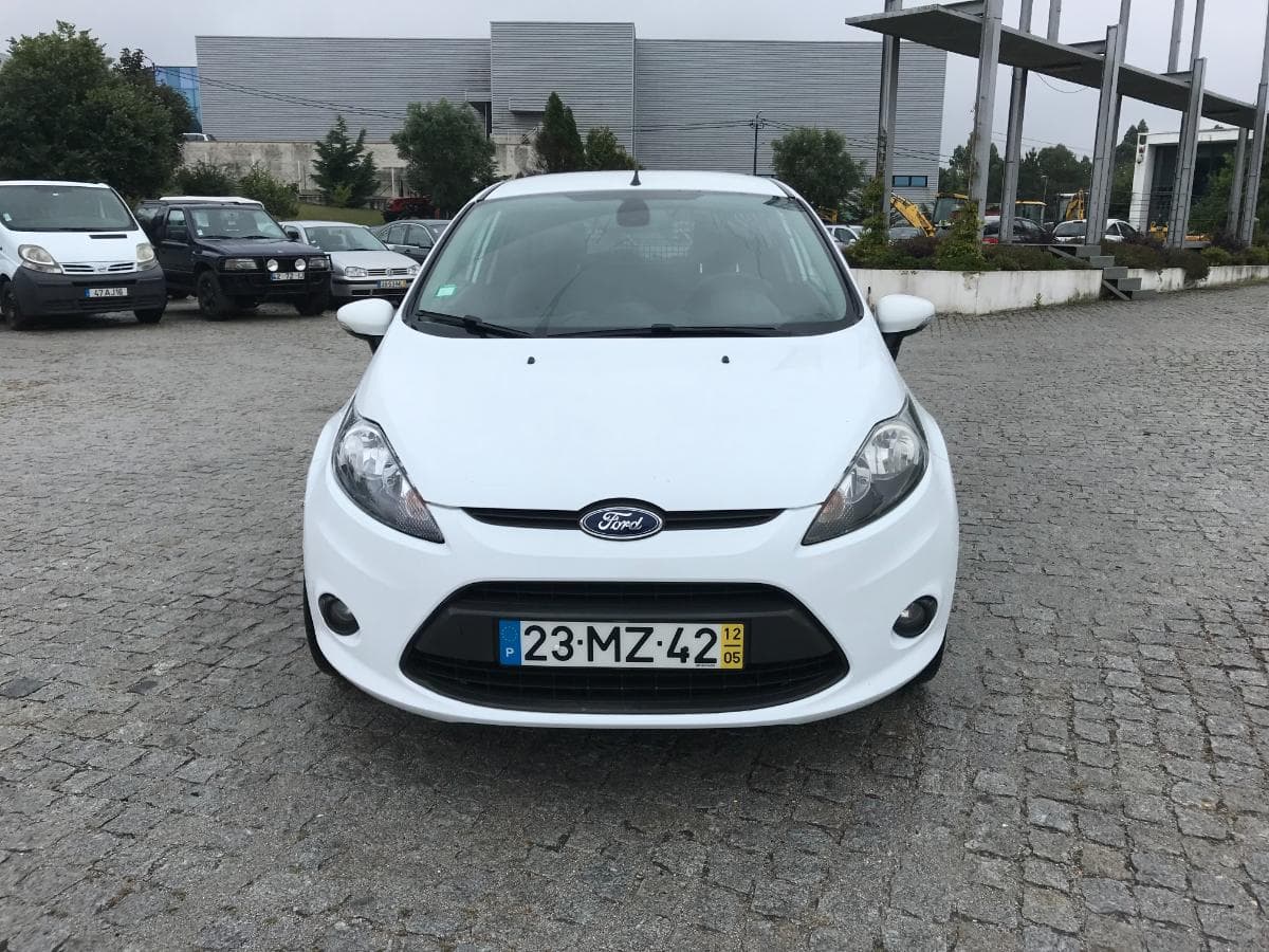 Ford Fiesta 1.4TDCI · Ano 2012 — image 2