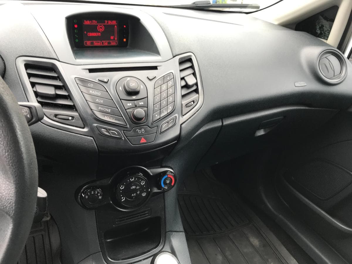 Ford Fiesta 1.4TDCI · Ano 2012 — image 20