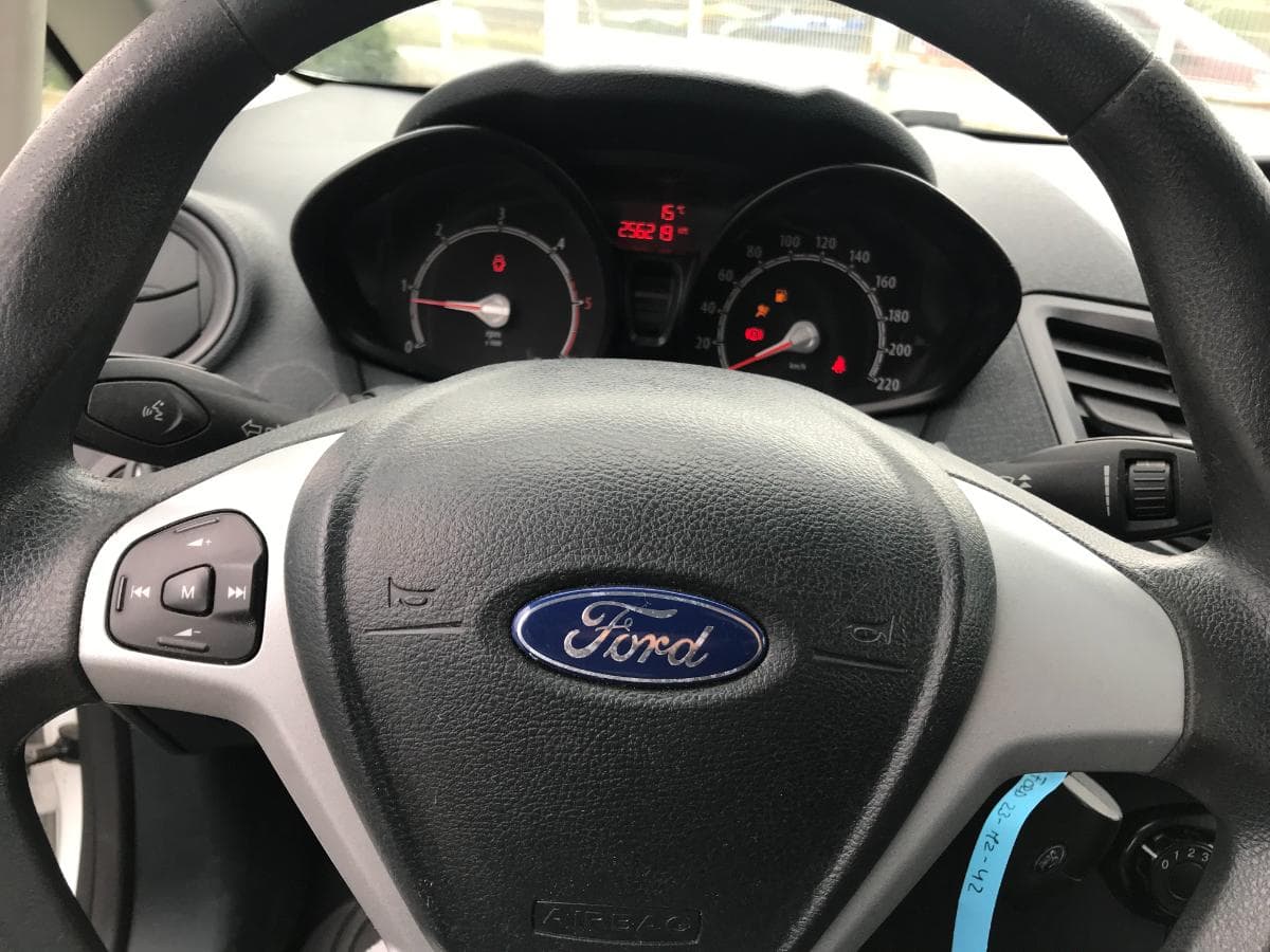 Ford Fiesta 1.4TDCI · Ano 2012 — image 22