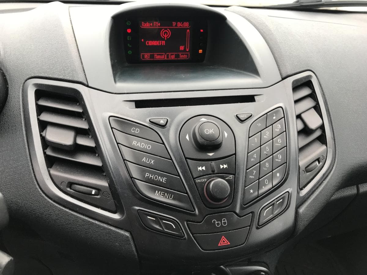 Ford Fiesta 1.4TDCI · Ano 2012 — image 24
