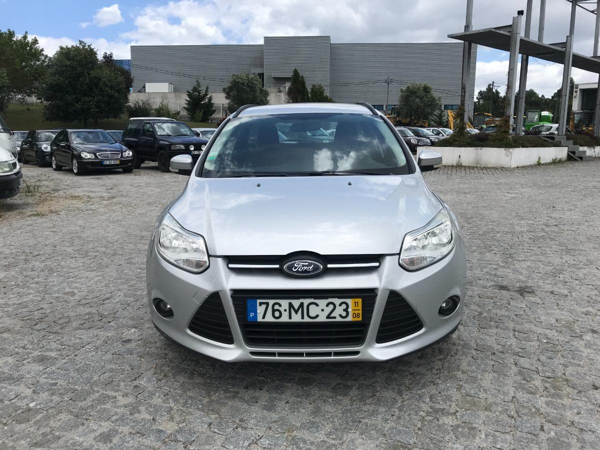 Ford Focus 1.6TDCI · Ano 2011 — image 2