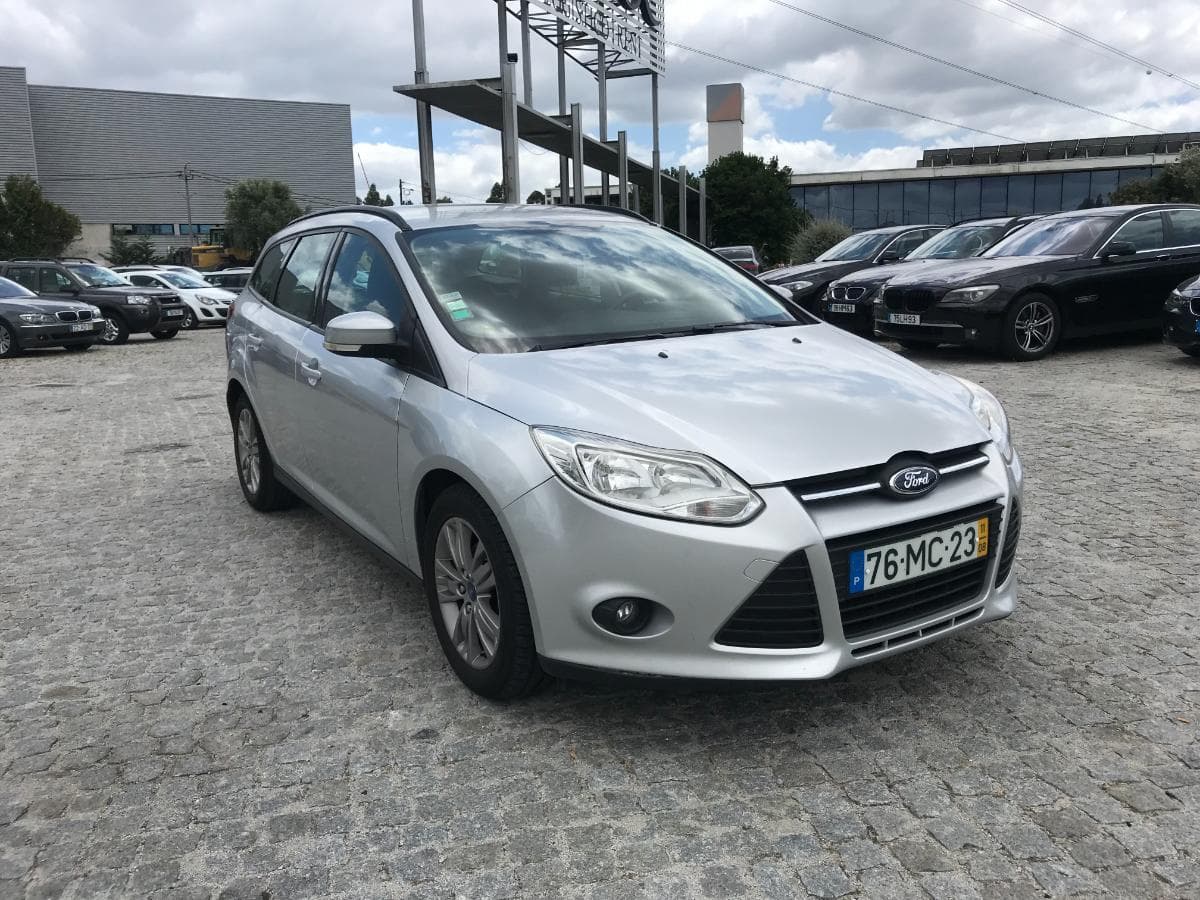 Ford Focus 1.6TDCI · Ano 2011 — image 1