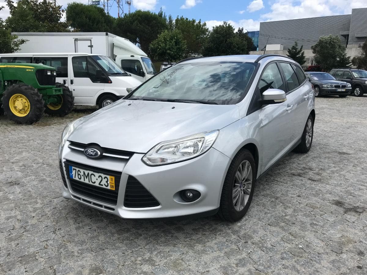 Ford Focus 1.6TDCI · Ano 2011 — image 3