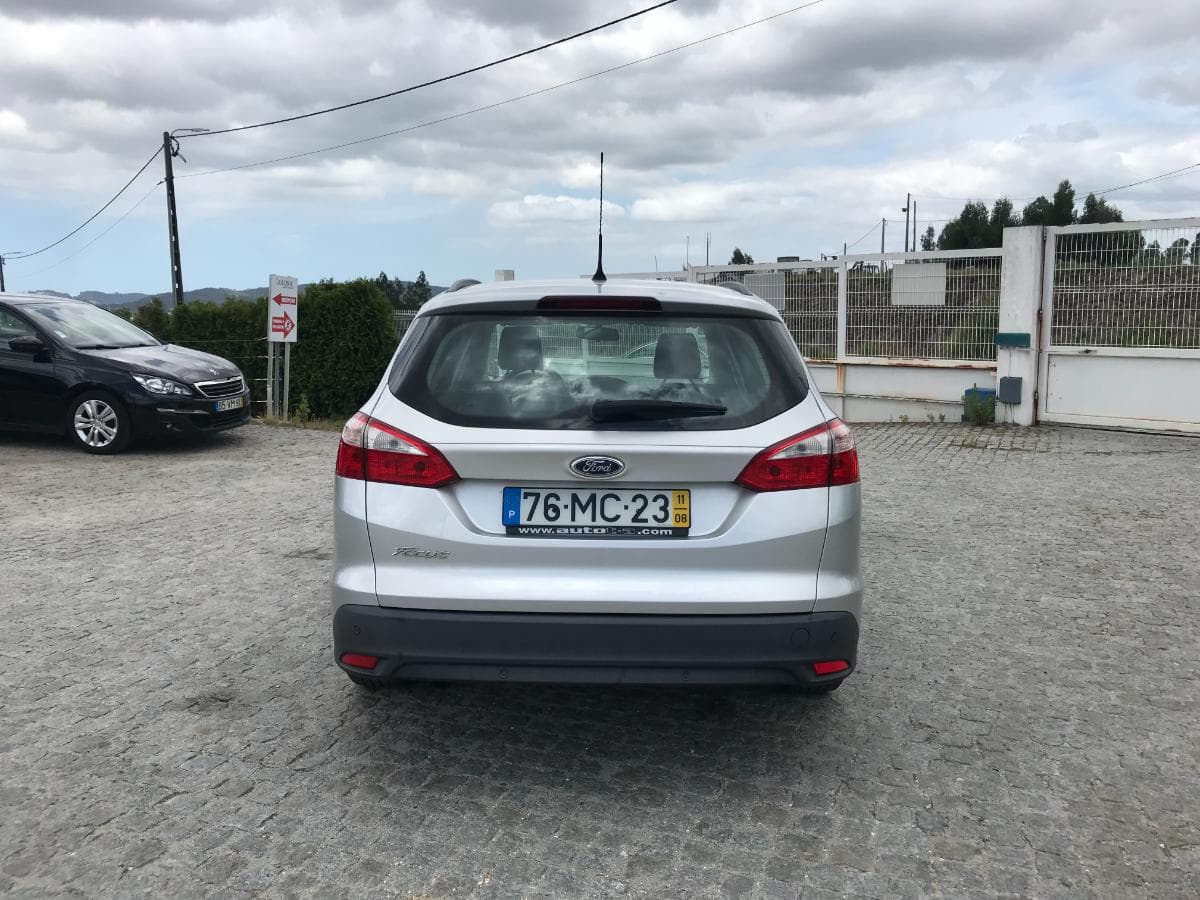 Ford Focus 1.6TDCI · Ano 2011 — image 5