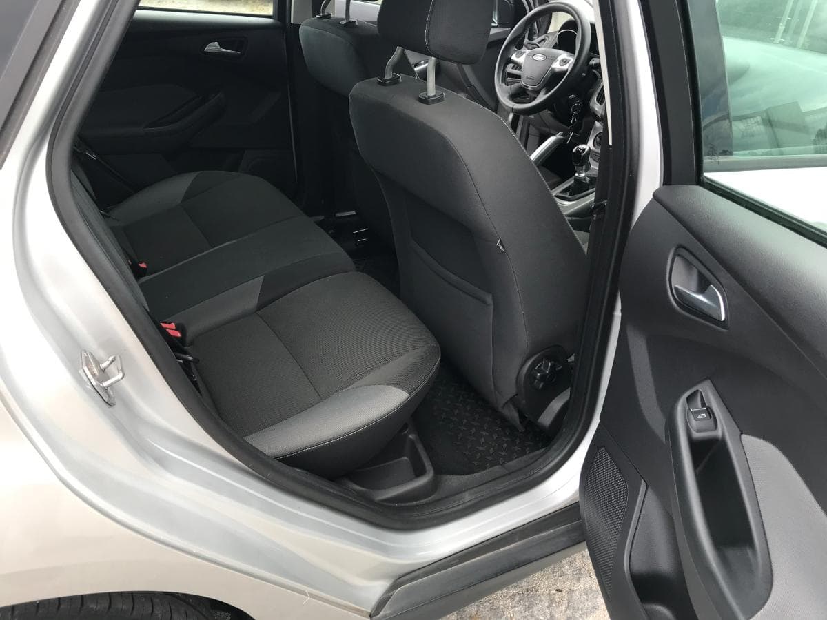 Ford Focus 1.6TDCI · Ano 2011 — image 19