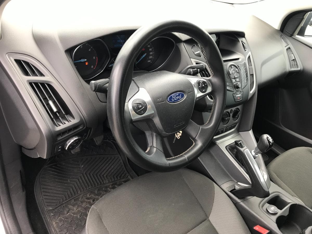 Ford Focus 1.6TDCI · Ano 2011 — image 24