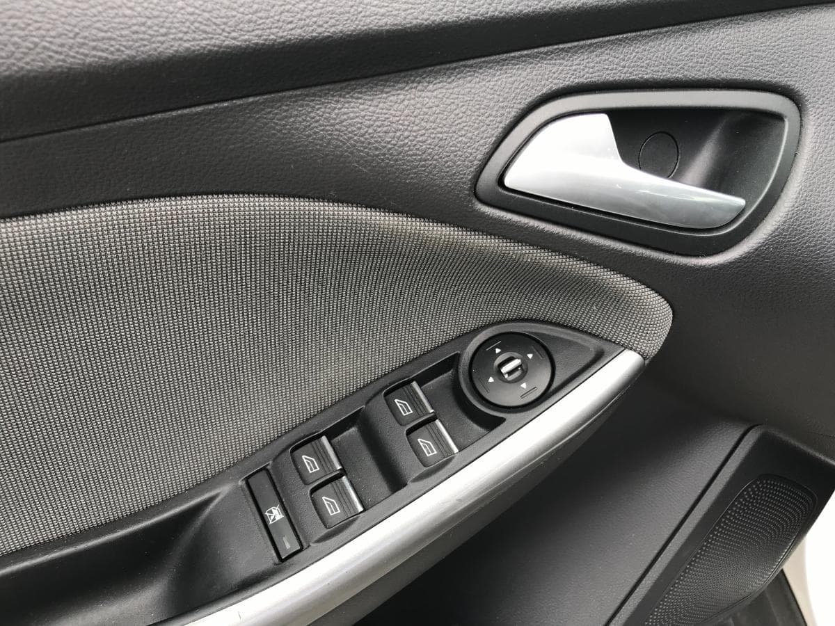 Ford Focus 1.6TDCI · Ano 2011 — image 25