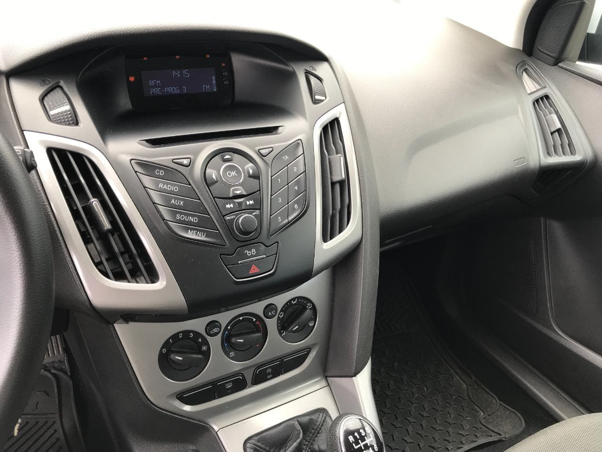 Ford Focus 1.6TDCI · Ano 2011 — image 26