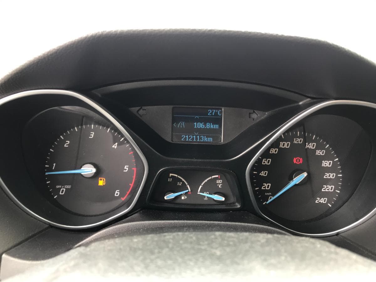Ford Focus 1.6TDCI · Ano 2011 — image 27