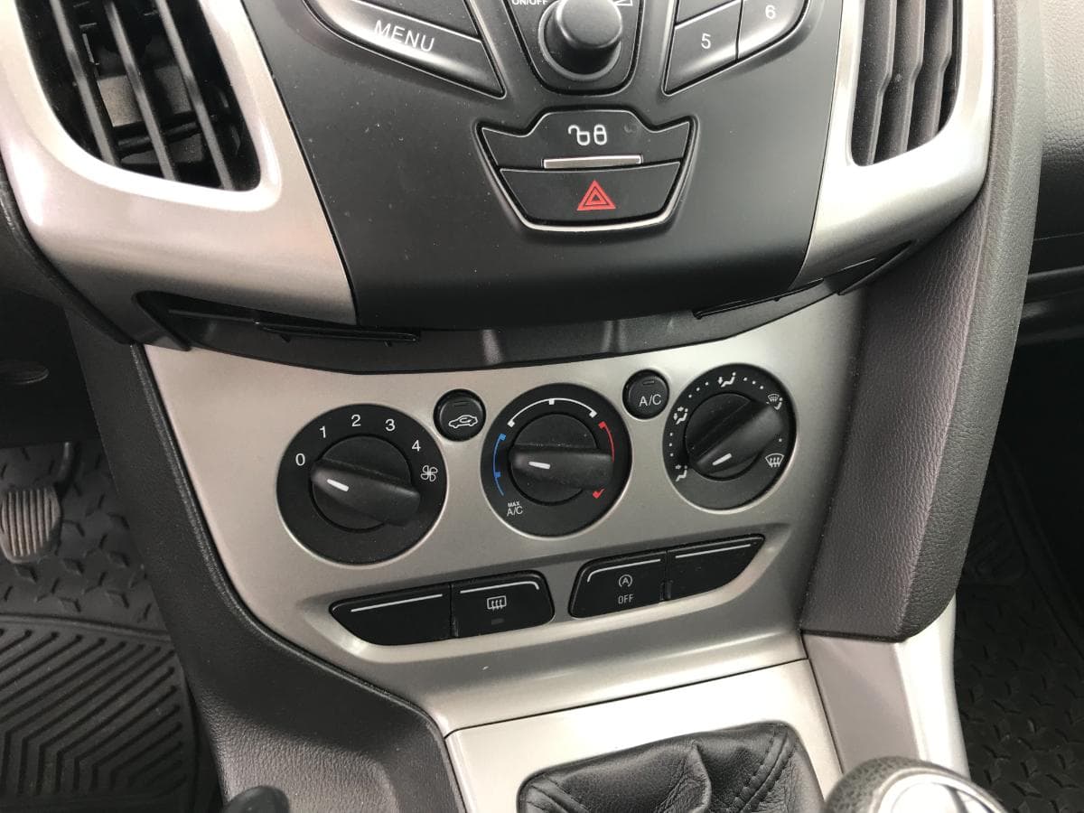Ford Focus 1.6TDCI · Ano 2011 — image 30