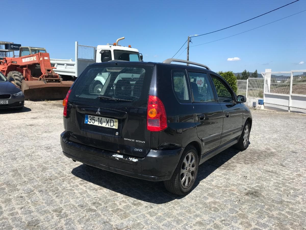 Mitsubishi SpaceStar 1.9DI-D · Ano 2004 — imagem 4