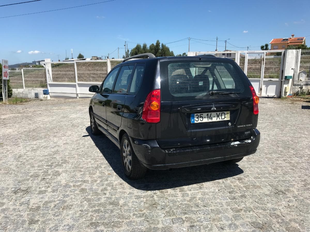 Mitsubishi SpaceStar 1.9DI-D · Ano 2004 — imagem 6