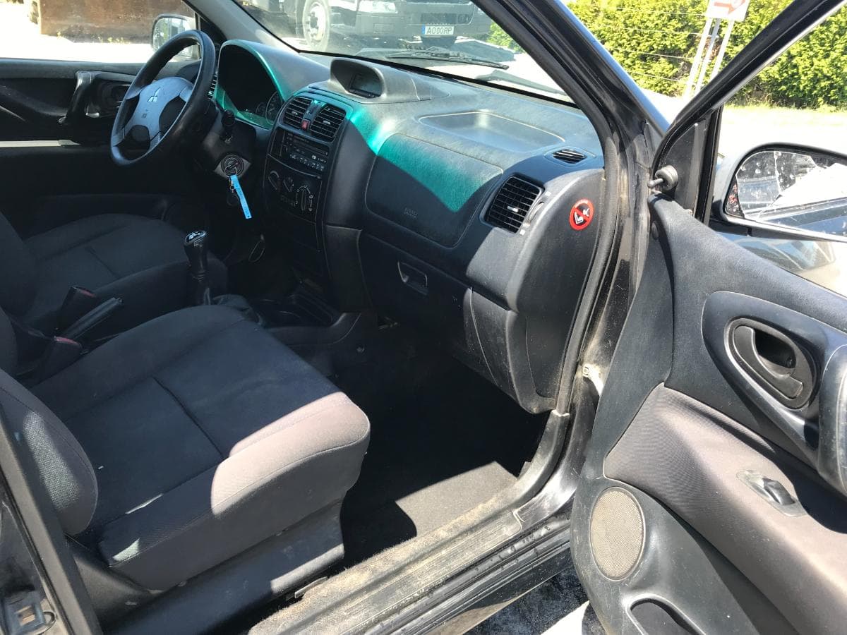Mitsubishi SpaceStar 1.9DI-D · Ano 2004 — imagem 28