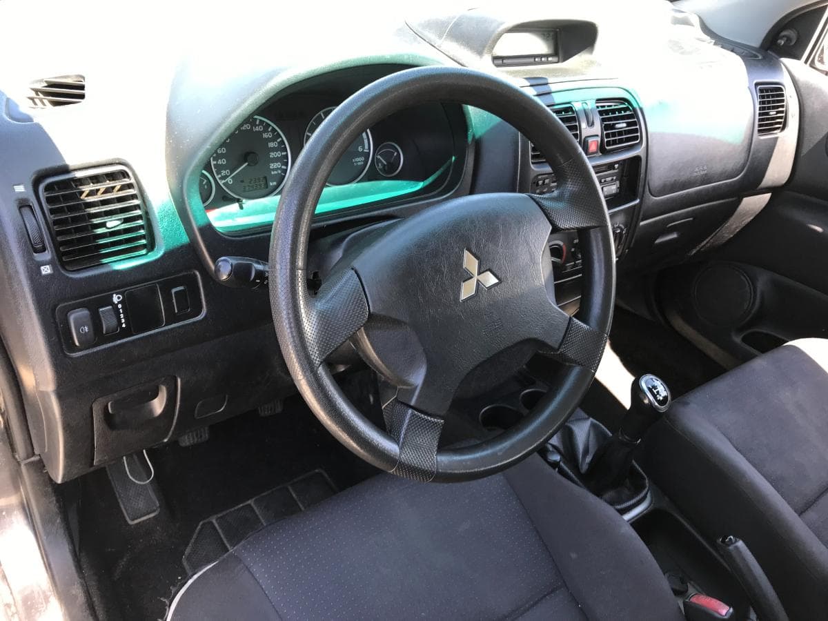 Mitsubishi SpaceStar 1.9DI-D · Ano 2004 — imagem 31