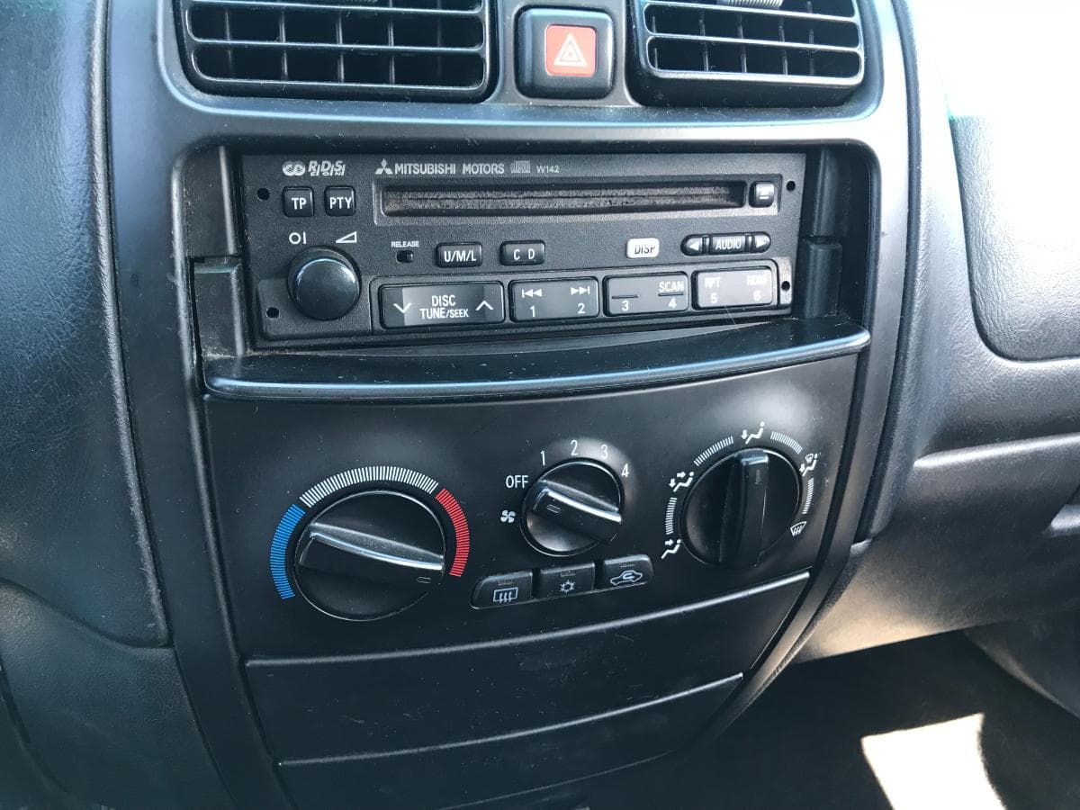 Mitsubishi SpaceStar 1.9DI-D · Ano 2004 — imagem 33