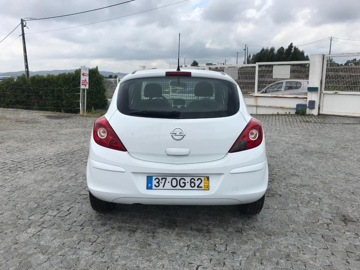 Opel Corsa 1.3CDTI · Ano 2013 — imagem 5