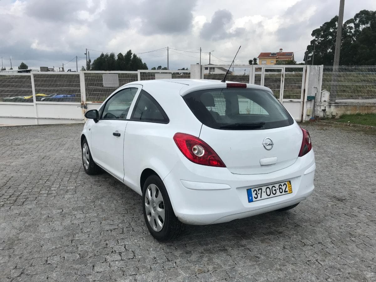 Opel Corsa 1.3CDTI · Ano 2013 — imagem 6