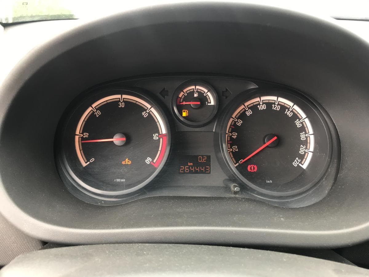 Opel Corsa 1.3CDTI · Ano 2013 — imagem 19