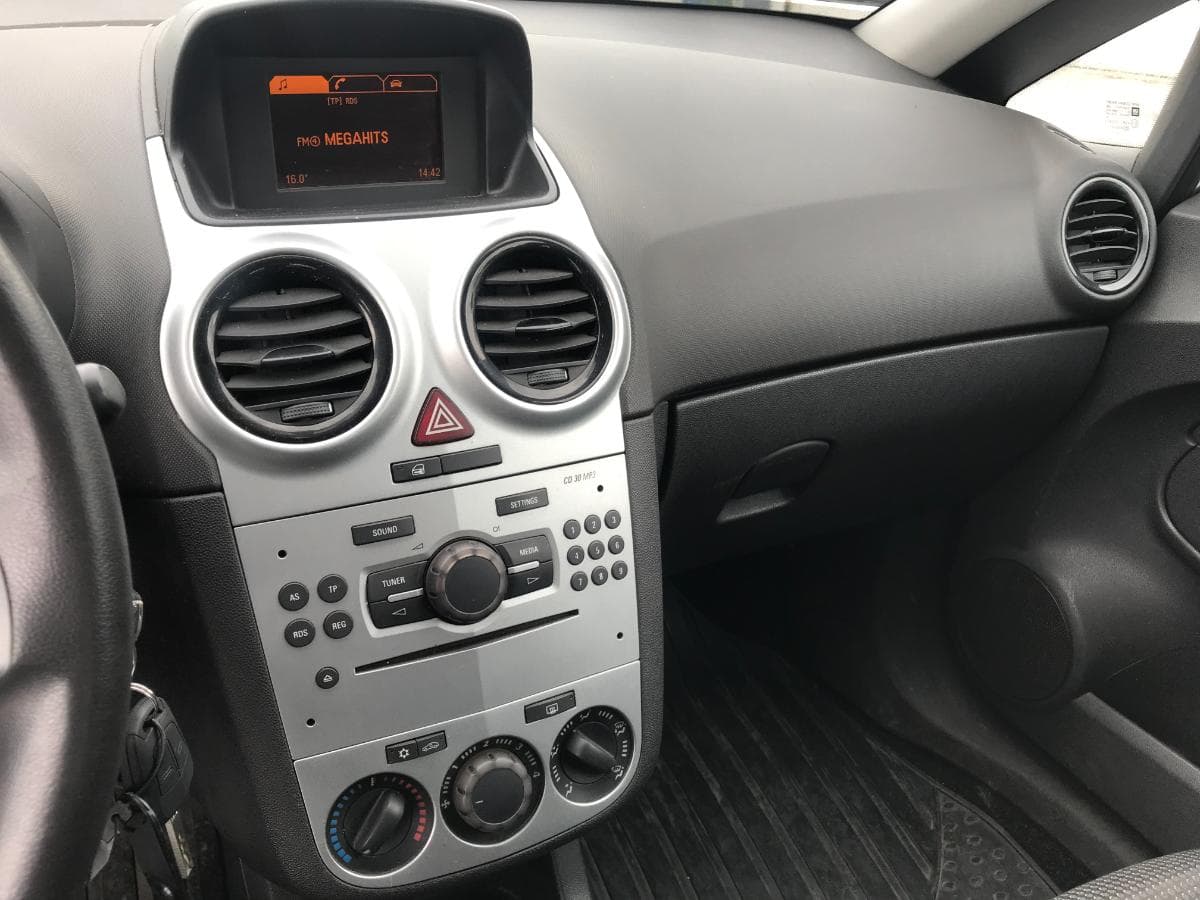 Opel Corsa 1.3CDTI · Ano 2013 — imagem 20
