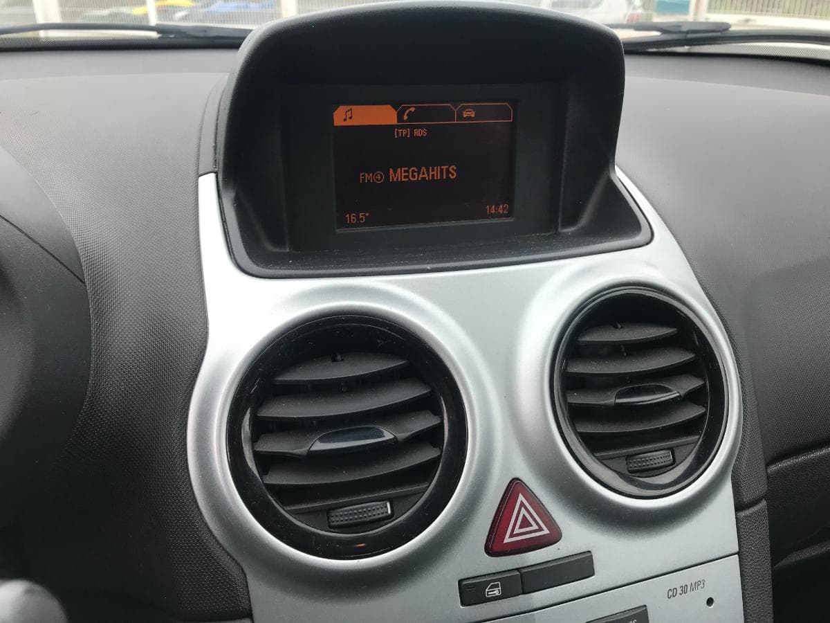 Opel Corsa 1.3CDTI · Ano 2013 — imagem 21