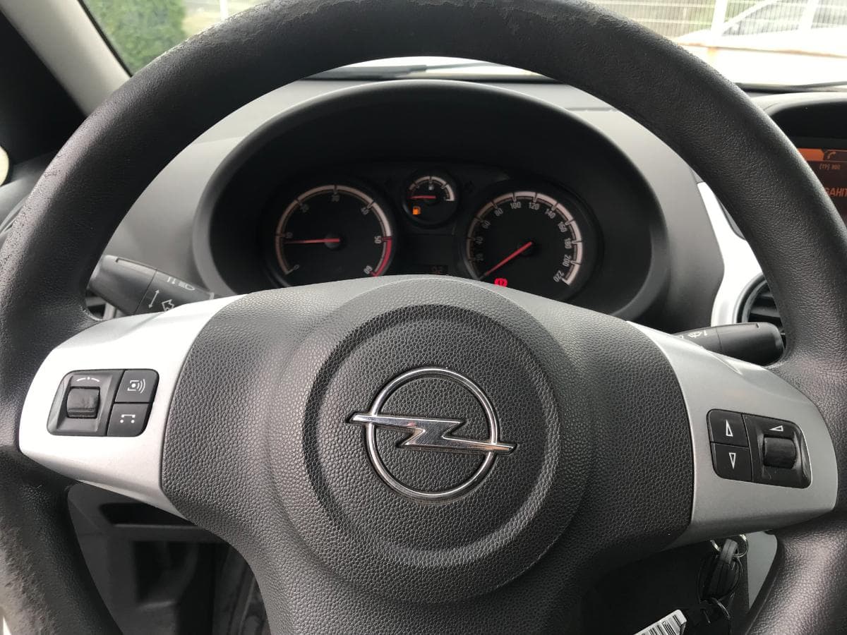 Opel Corsa 1.3CDTI · Ano 2013 — imagem 27