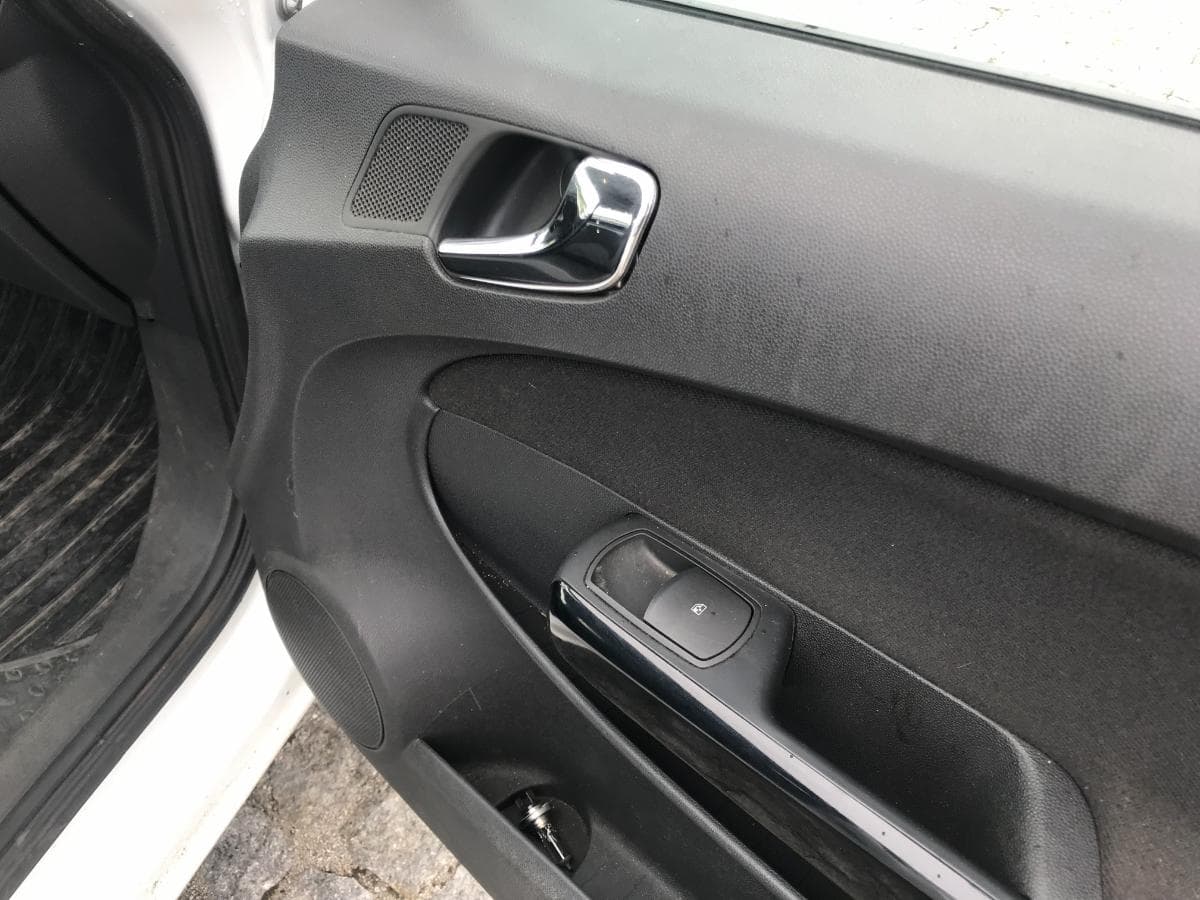 Opel Corsa 1.3CDTI · Ano 2013 — imagem 31