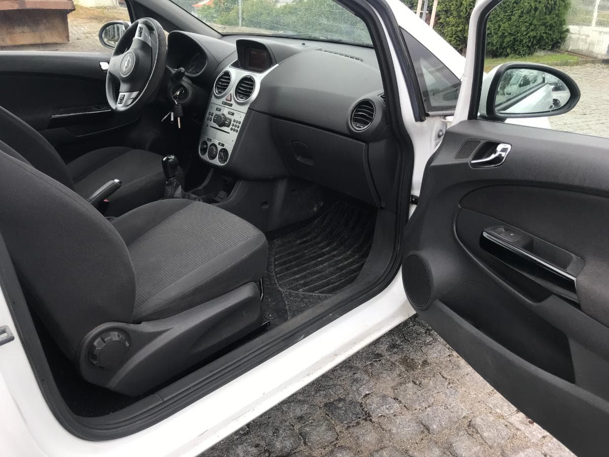 Opel Corsa 1.3CDTI · Ano 2013 — imagem 32