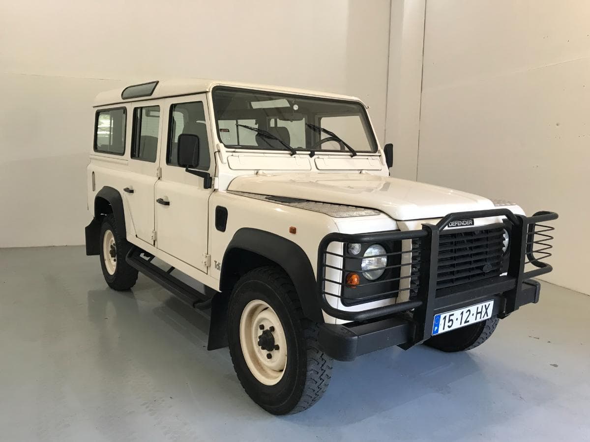Land Rover Defender 110 300 TDi · 9 lugares · Ano 1997 — imagem 1