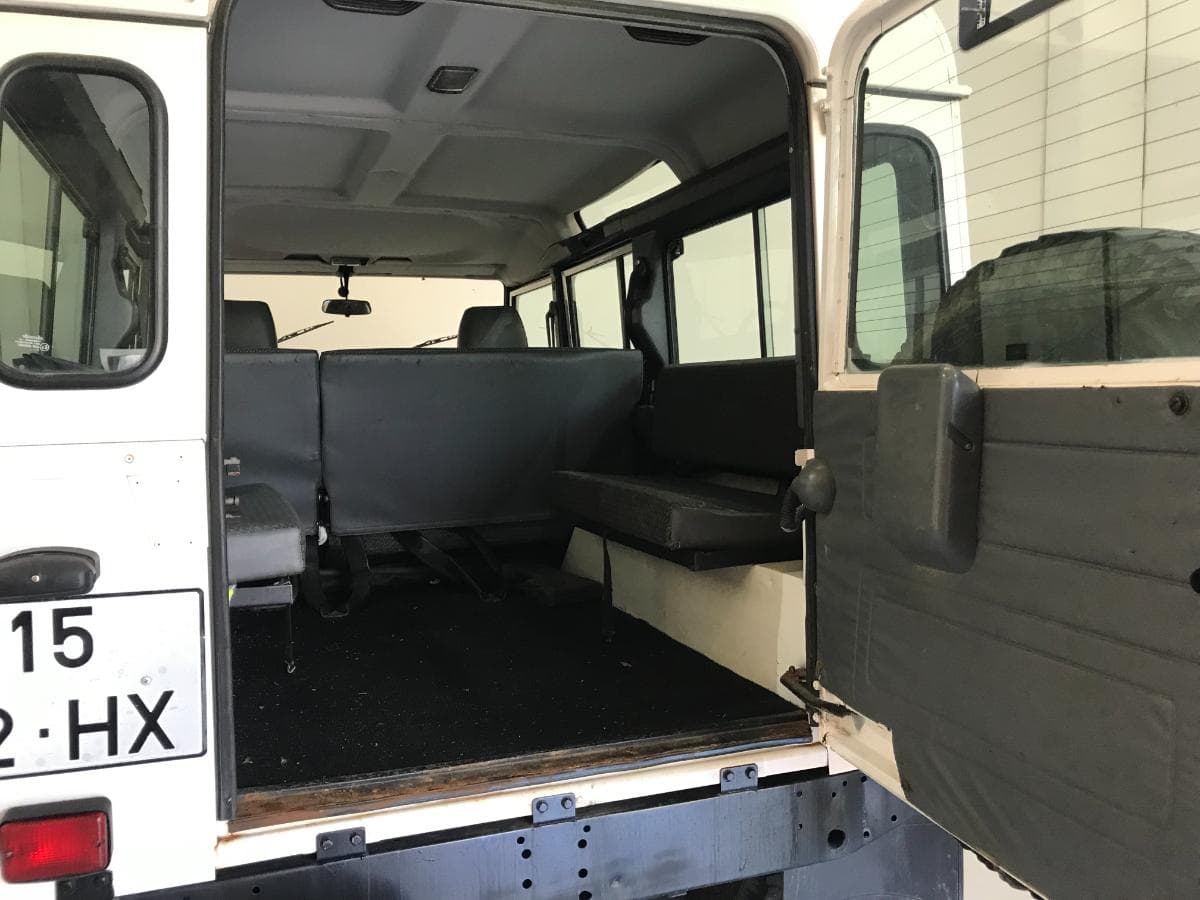 Land Rover Defender 110 300 TDi · 9 lugares · Ano 1997 — imagem 8