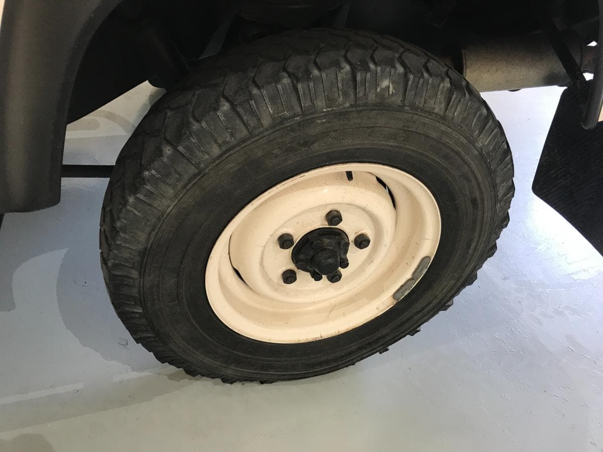 Land Rover Defender 110 300 TDi · 9 lugares · Ano 1997 — imagem 16