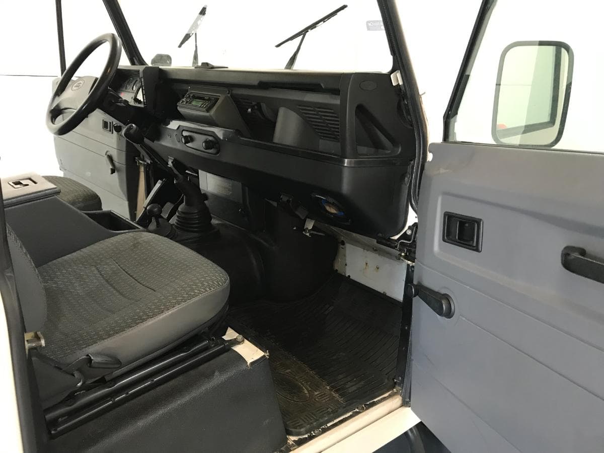 Land Rover Defender 110 300 TDi · 9 lugares · Ano 1997 — imagem 23