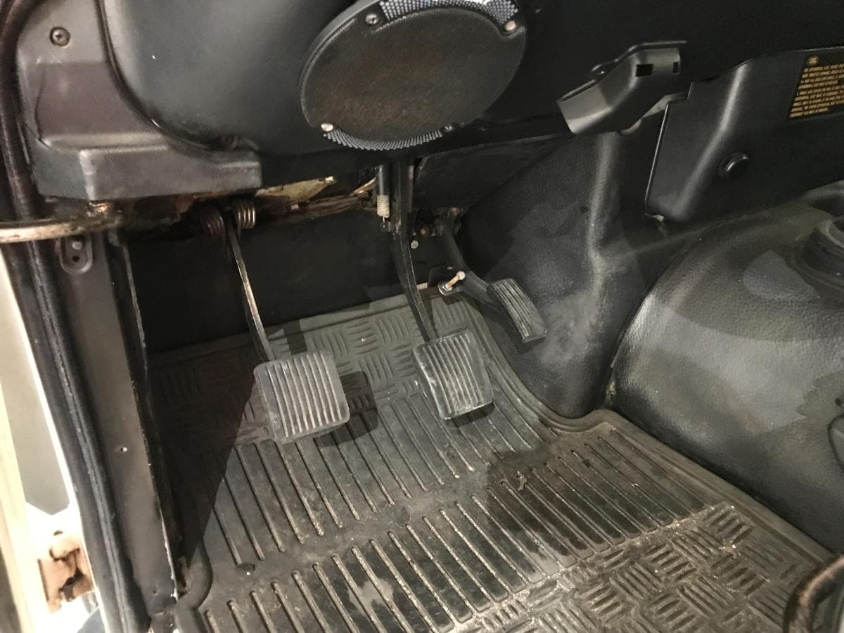 Land Rover Defender 110 300 TDi · 9 lugares · Ano 1997 — imagem 26