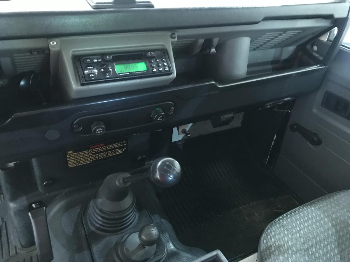 Land Rover Defender 110 300 TDi · 9 lugares · Ano 1997 — imagem 28