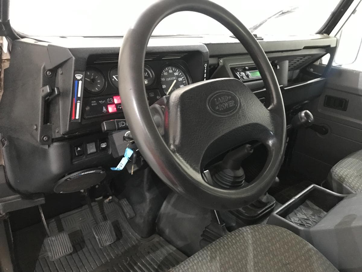 Land Rover Defender 110 300 TDi · 9 lugares · Ano 1997 — imagem 31