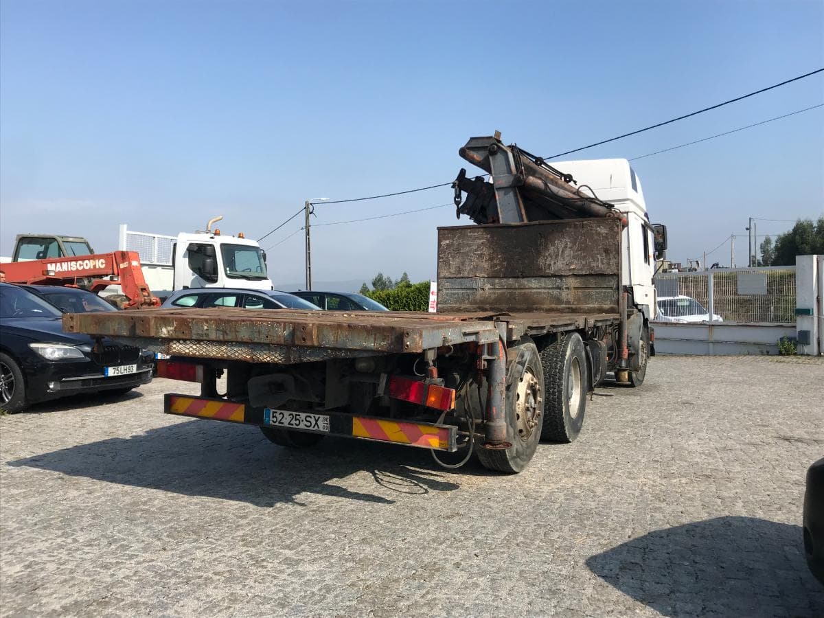 Man 26.463 com Grua · Ano 1996 — imagem 4