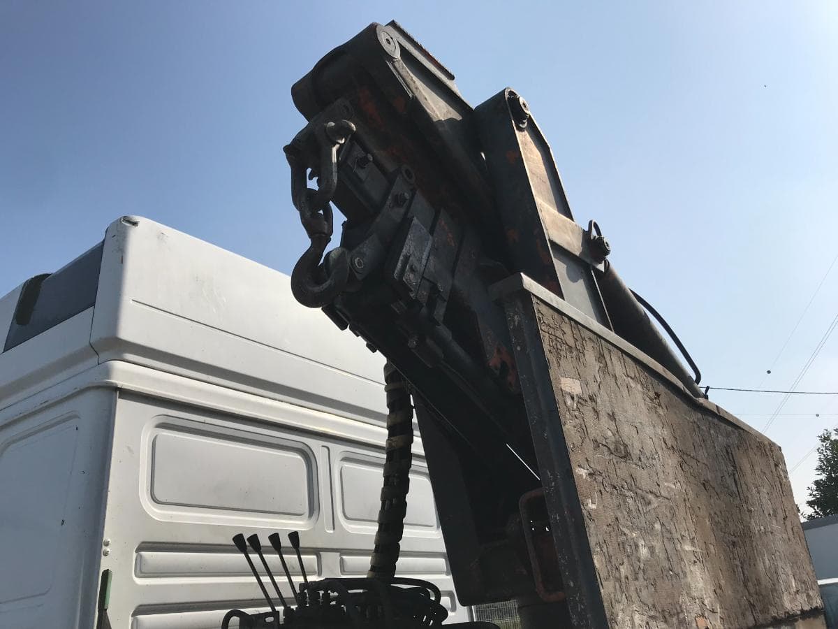Man 26.463 com Grua · Ano 1996 — imagem 9
