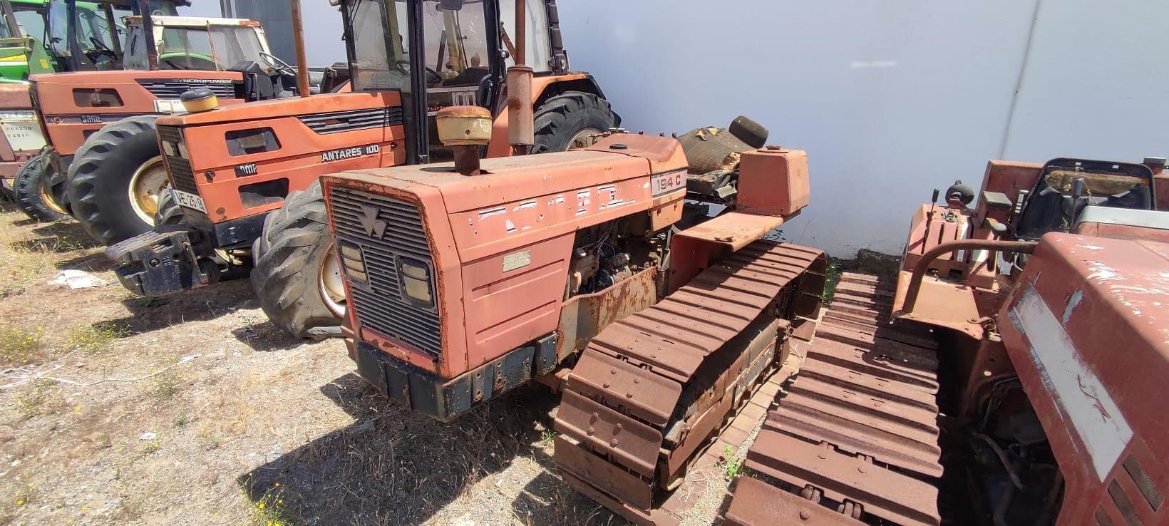 Trator de Rastos Massey Ferguson F 194C — imagem 1