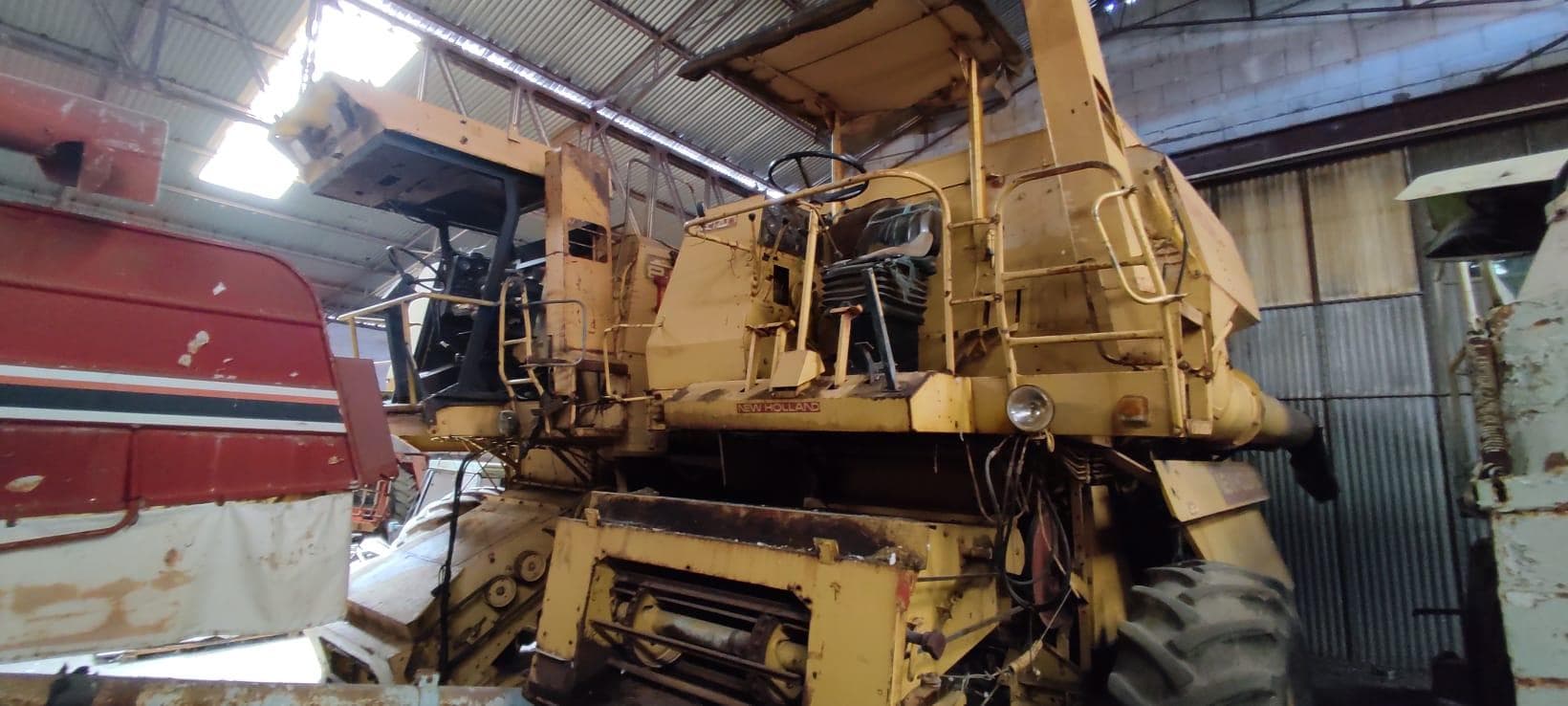 Ceifeira New Holland 8060 — imagen 1