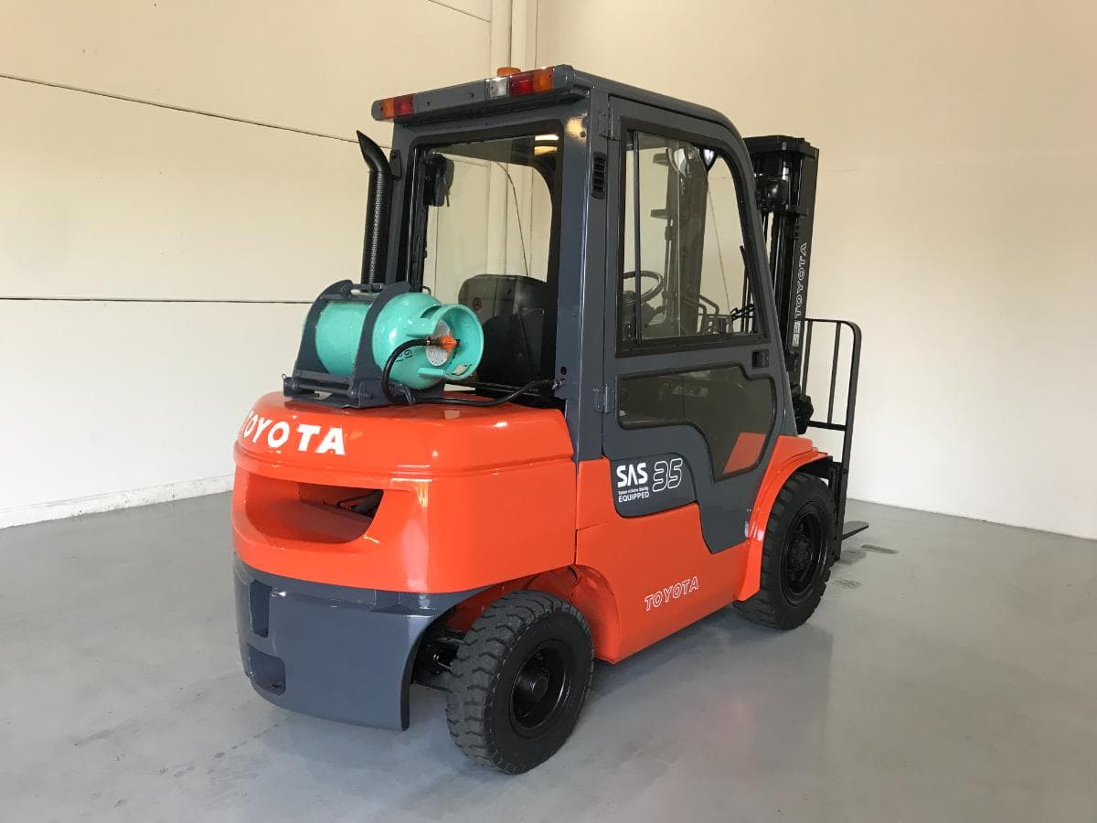 Empilhador Toyota 3500 KG · Gás — imagem 3