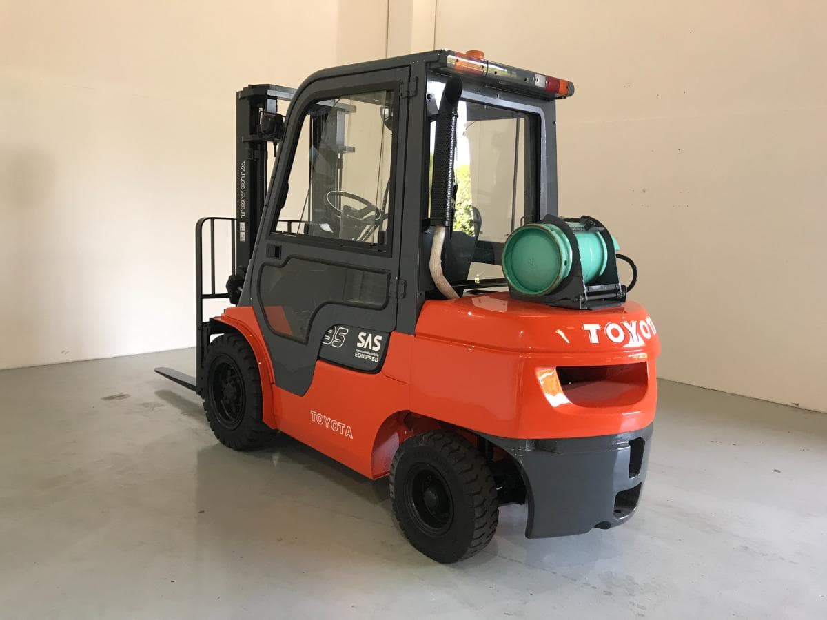 Empilhador Toyota 3500 KG · Gás — imagem 4
