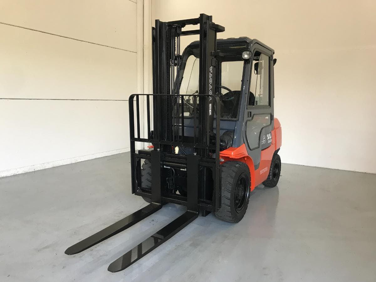 Empilhador Toyota 3500 KG · Gás — imagem 1