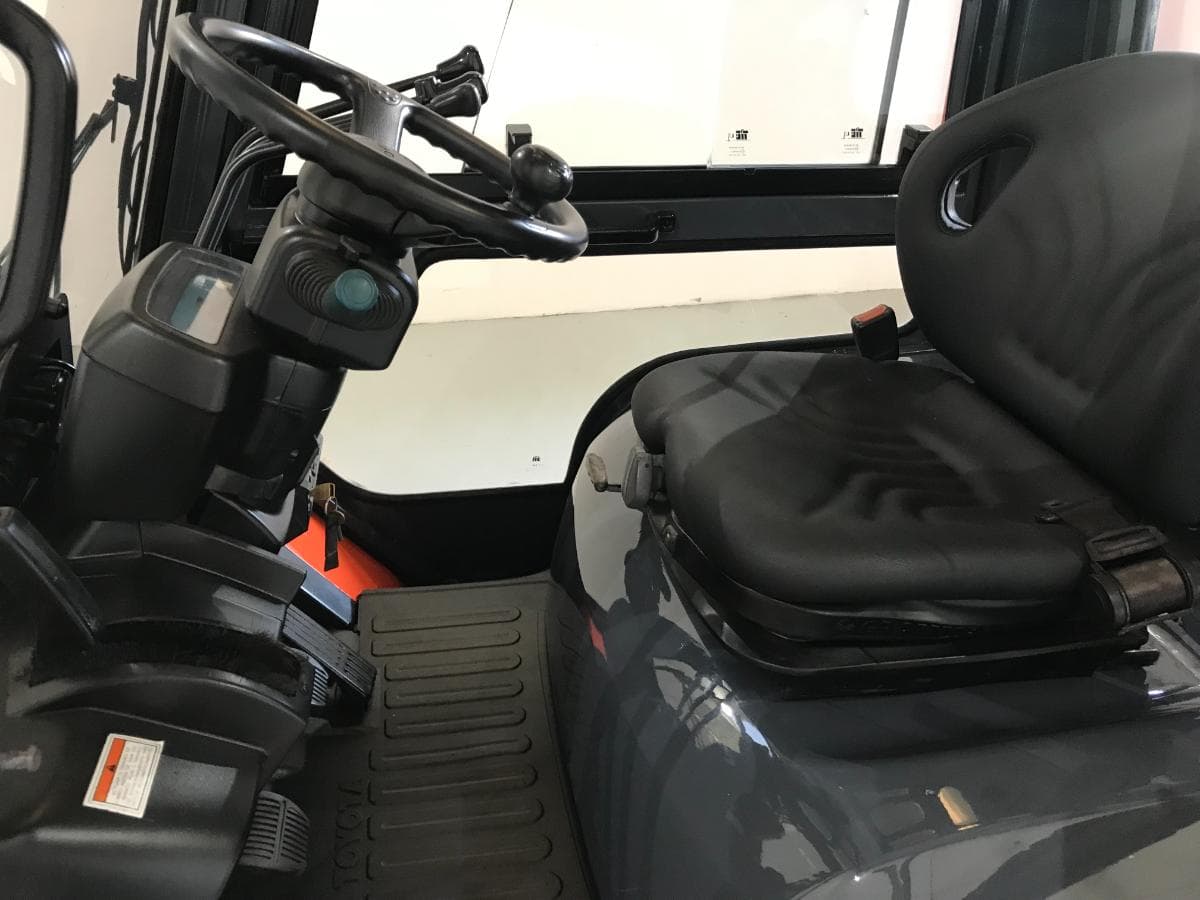 Empilhador Toyota 3500 KG · Gás — imagem 12